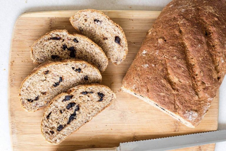 pane-noci-aglio-nero